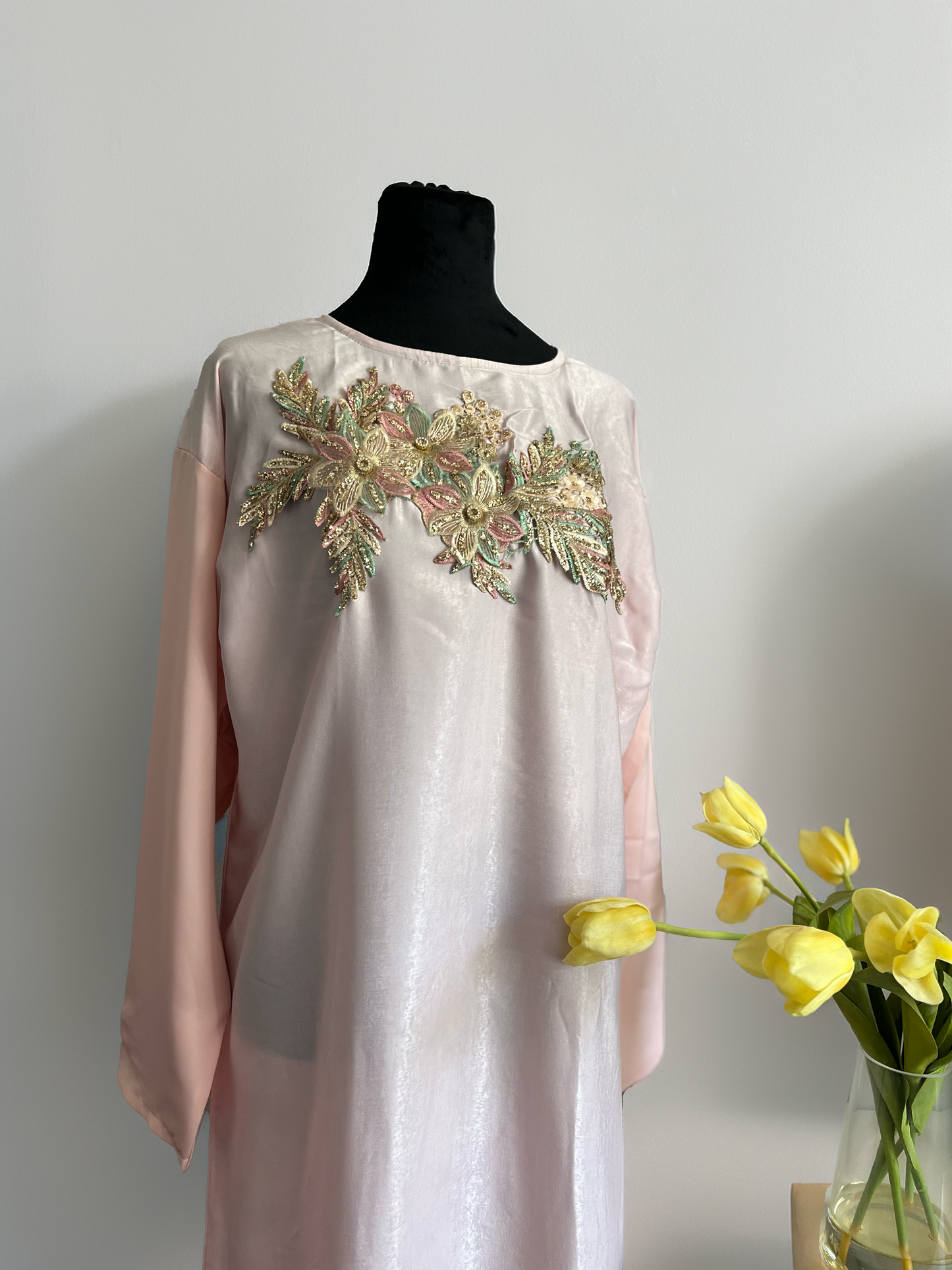 Blush Breeze – 3-Piece Pink Organza Abaya Set