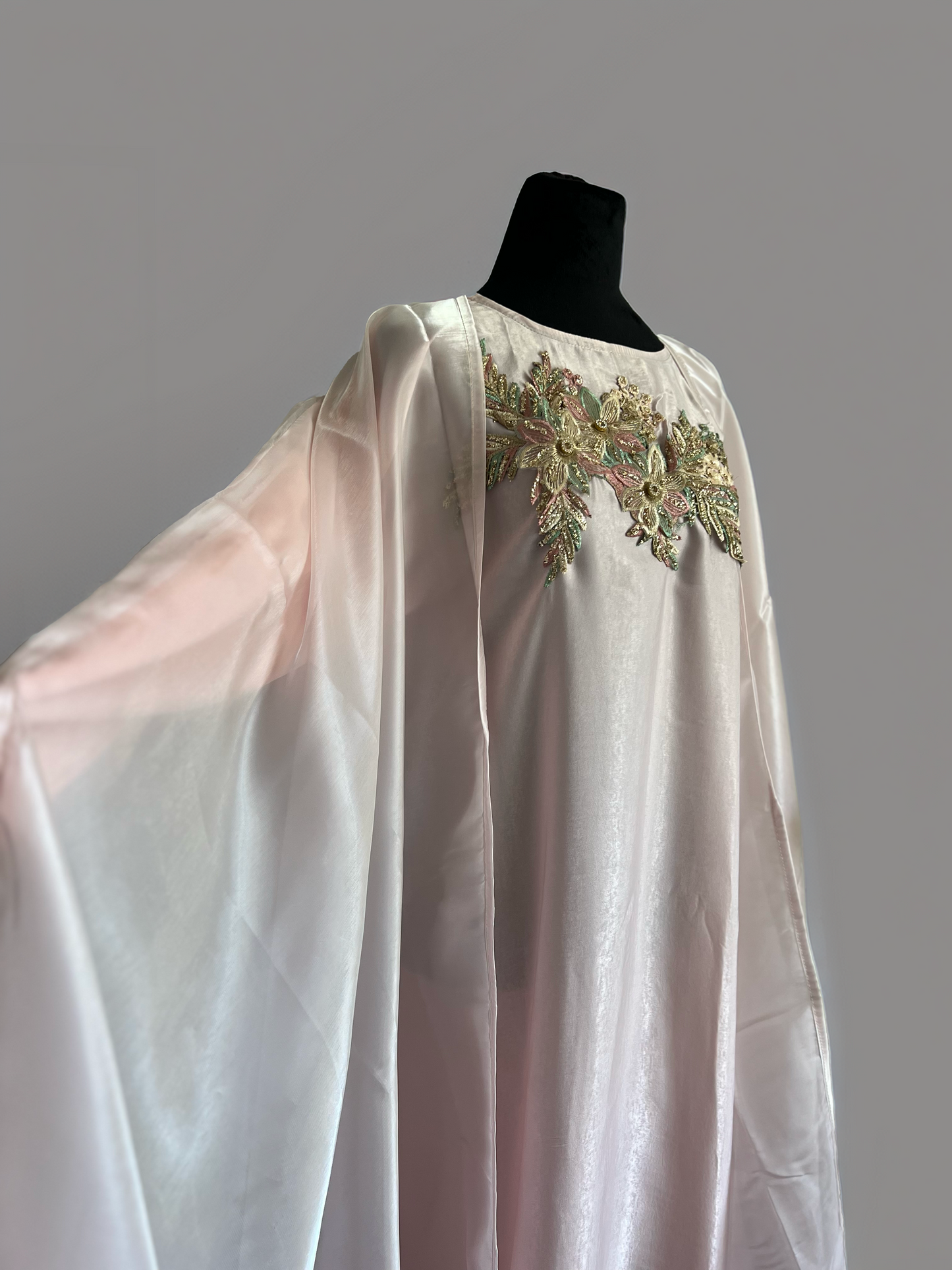 Blush Breeze – 3-Piece Pink Organza Abaya Set