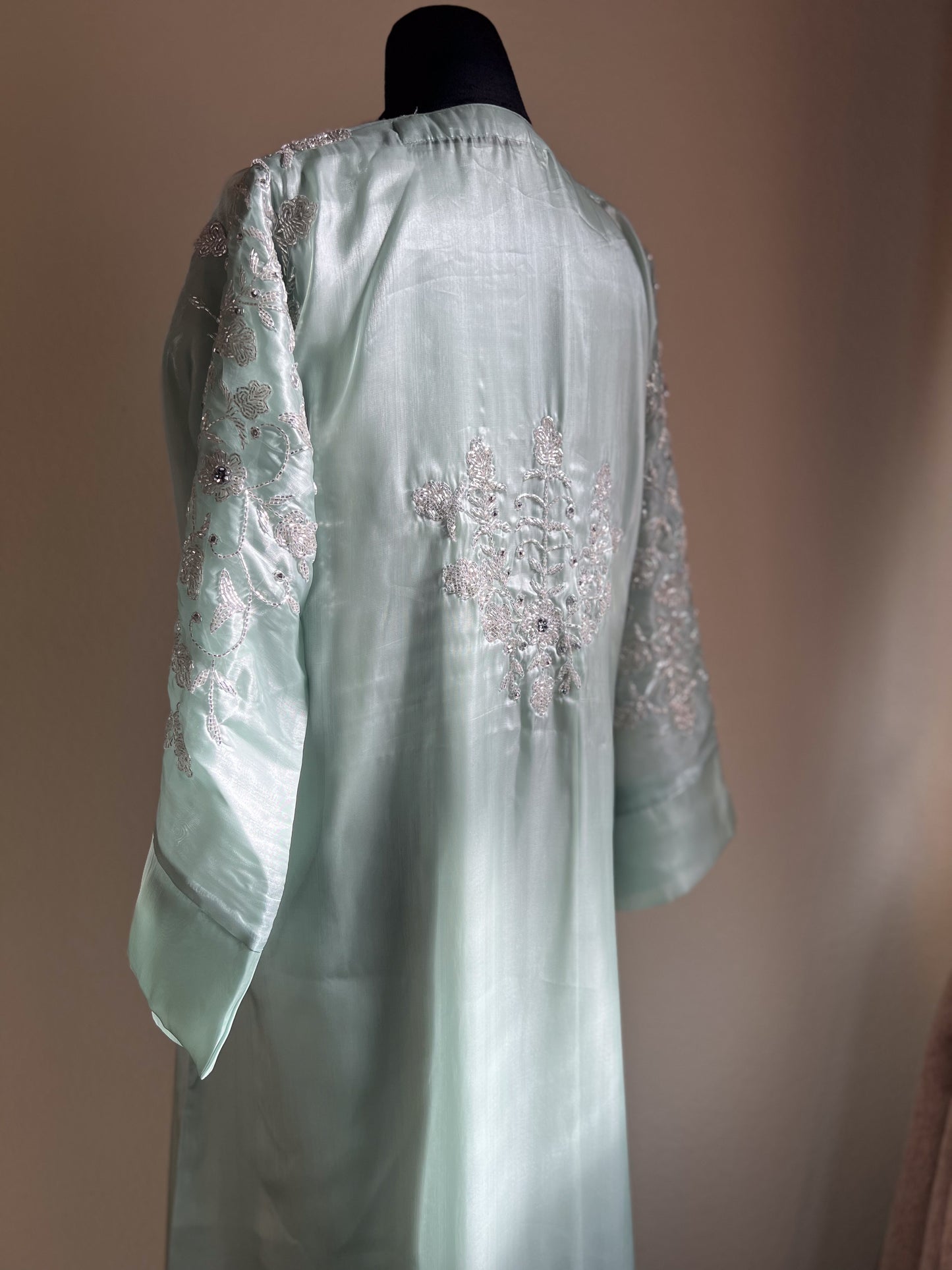 Luxurious Open Front Abaya with Heavy Stone Work – A Symphony of Elegance