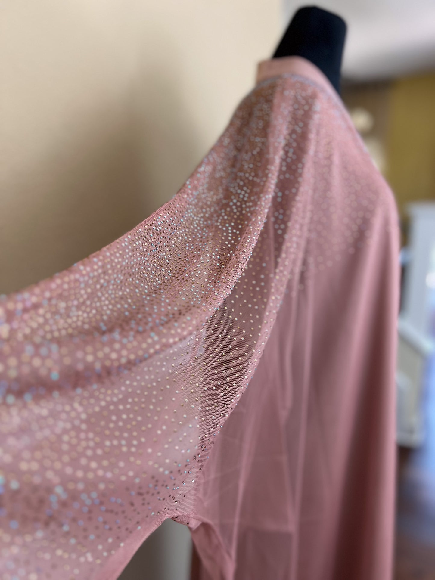Pink Flutter – 3-Piece Mesh Butterfly Abaya Set
