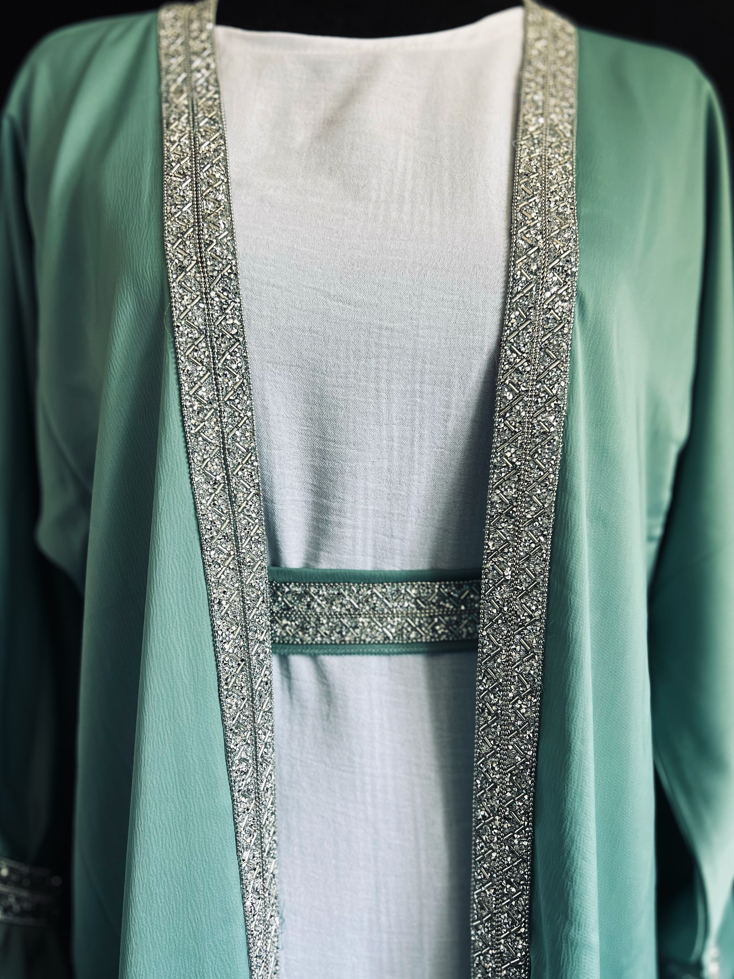Emerald Grace – 4-Piece Satin Open Abaya Set