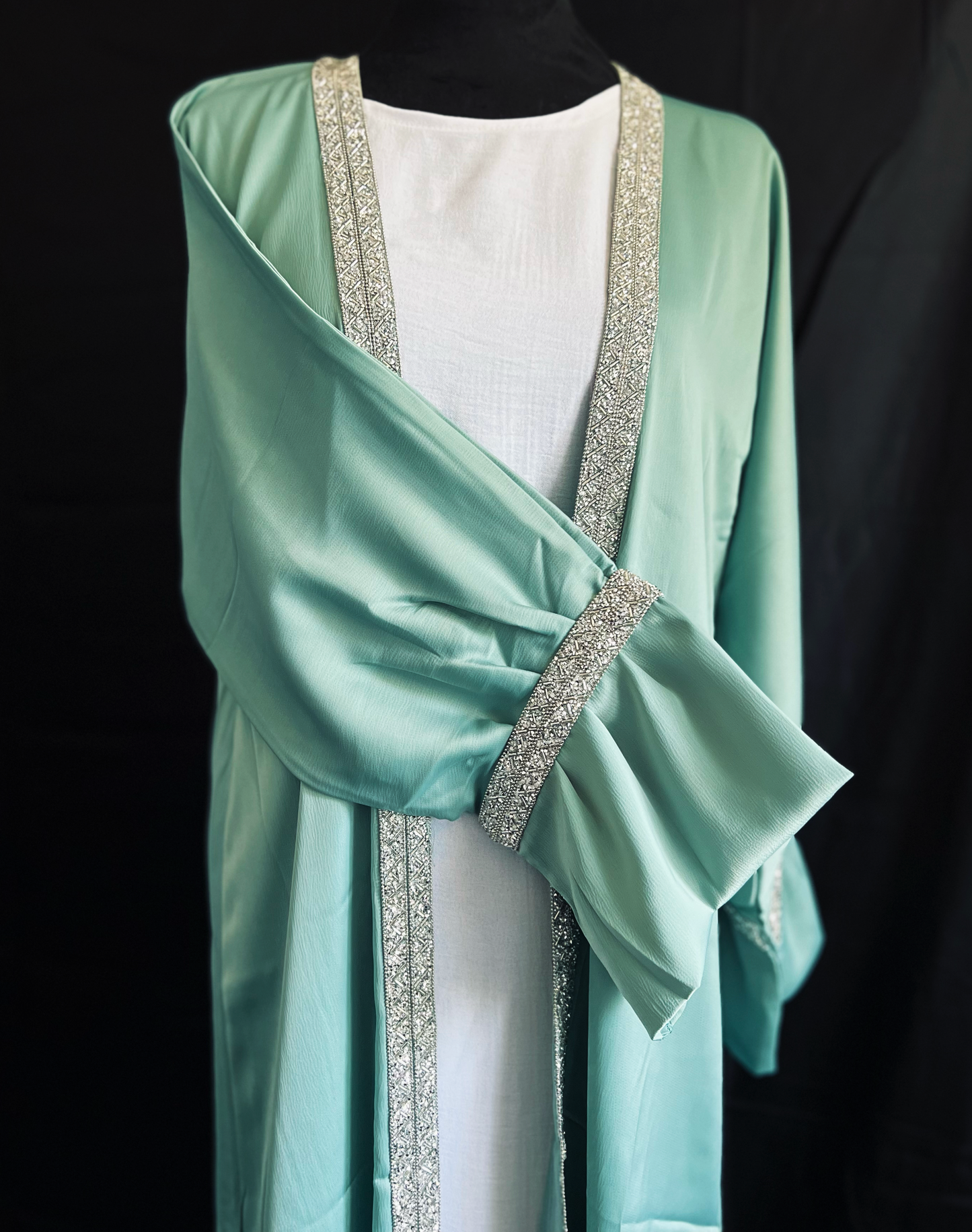 Emerald Grace – 4-Piece Satin Open Abaya Set