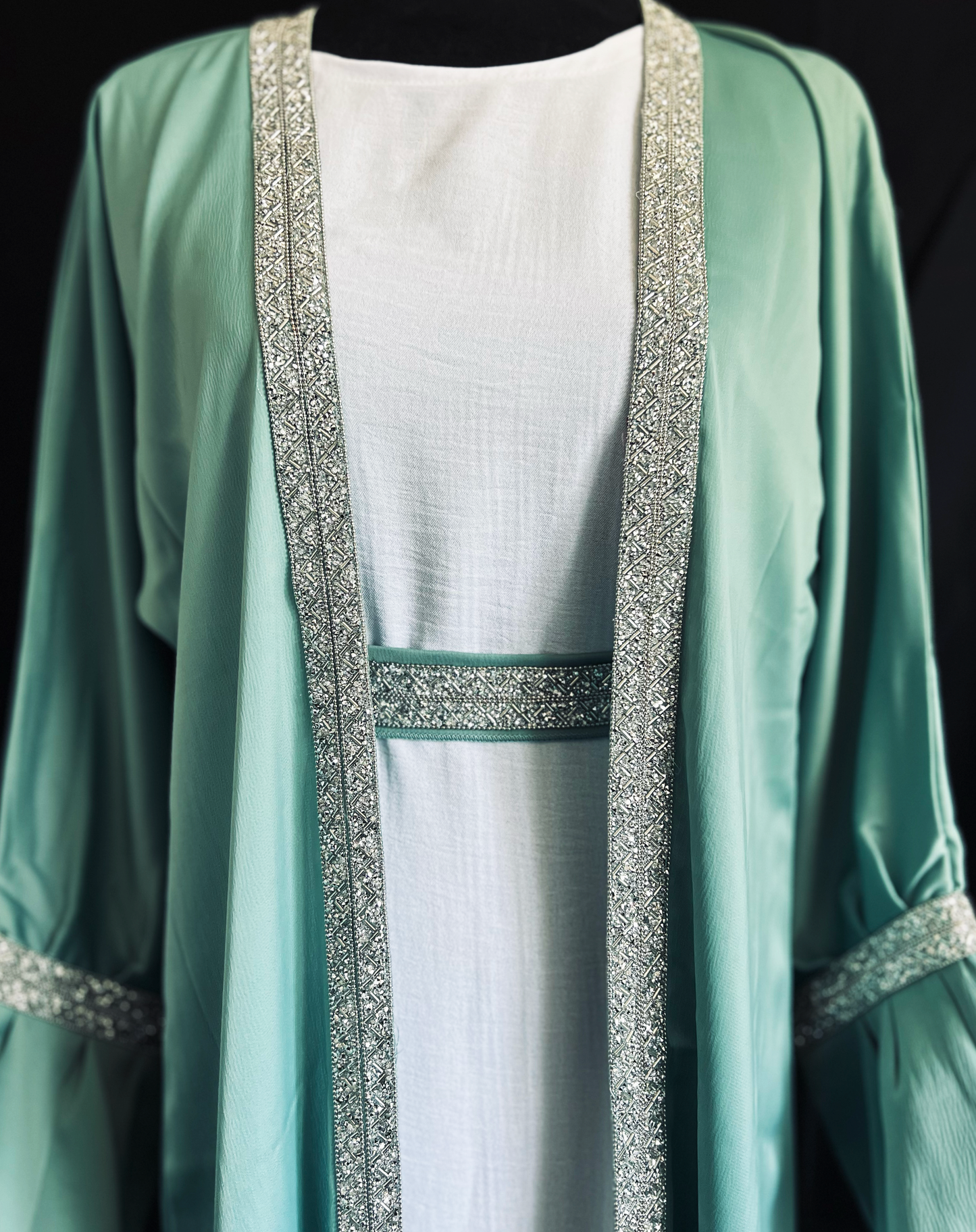 Emerald Grace – 4-Piece Satin Open Abaya Set